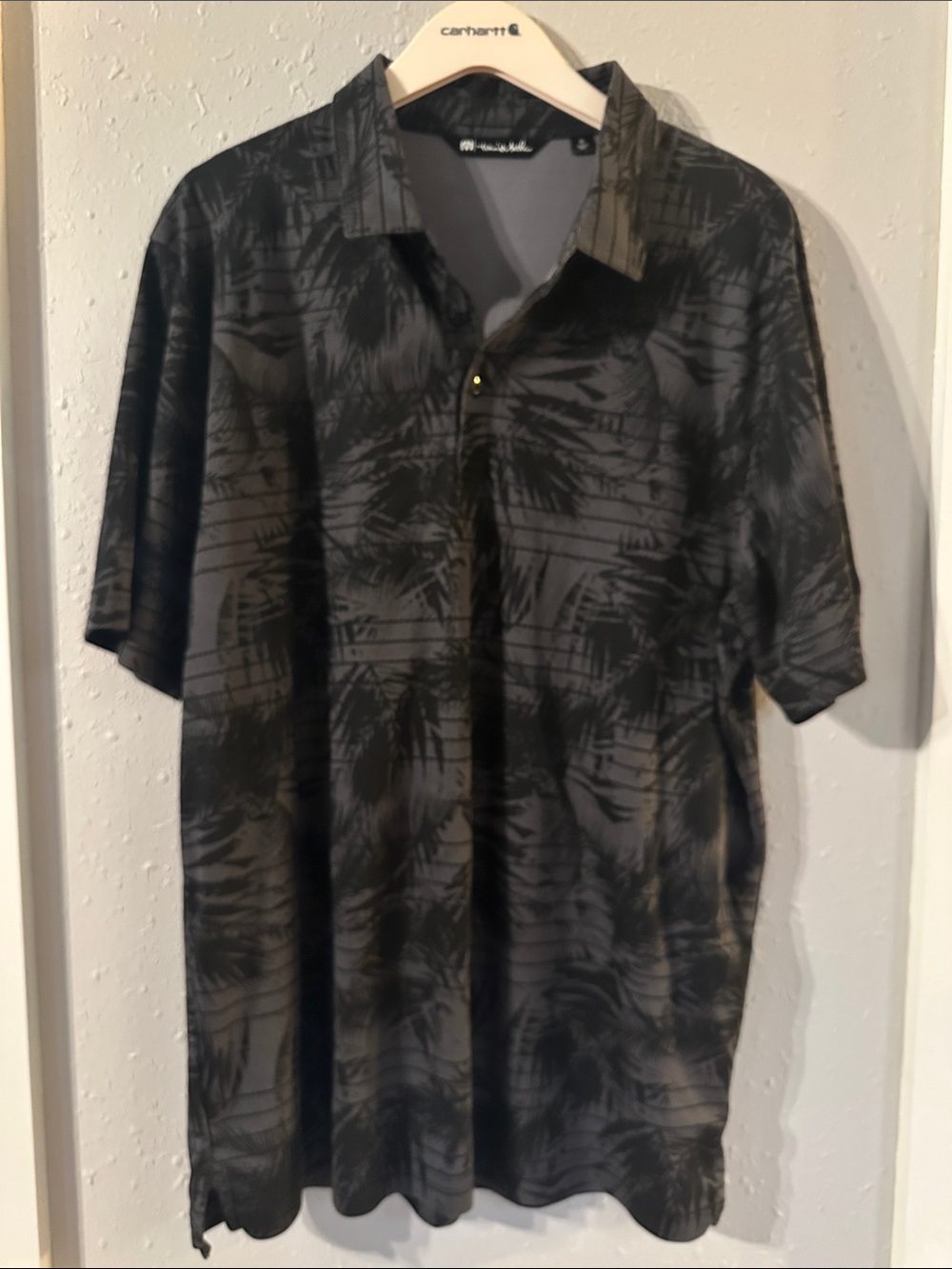 Travis Mathew Men’s Black Palm-Print Short Sleeve Polo